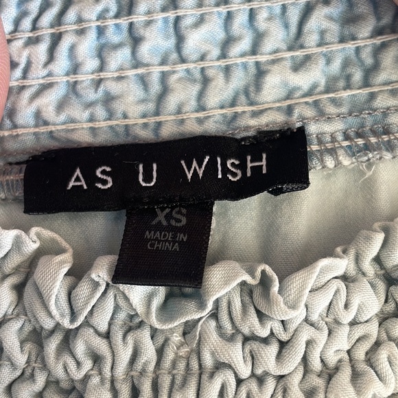 Women’s denim colored top - Picture 2 of 2